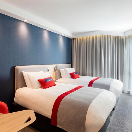 Holiday Inn Express Belfast City By Ihg Bagian luar foto