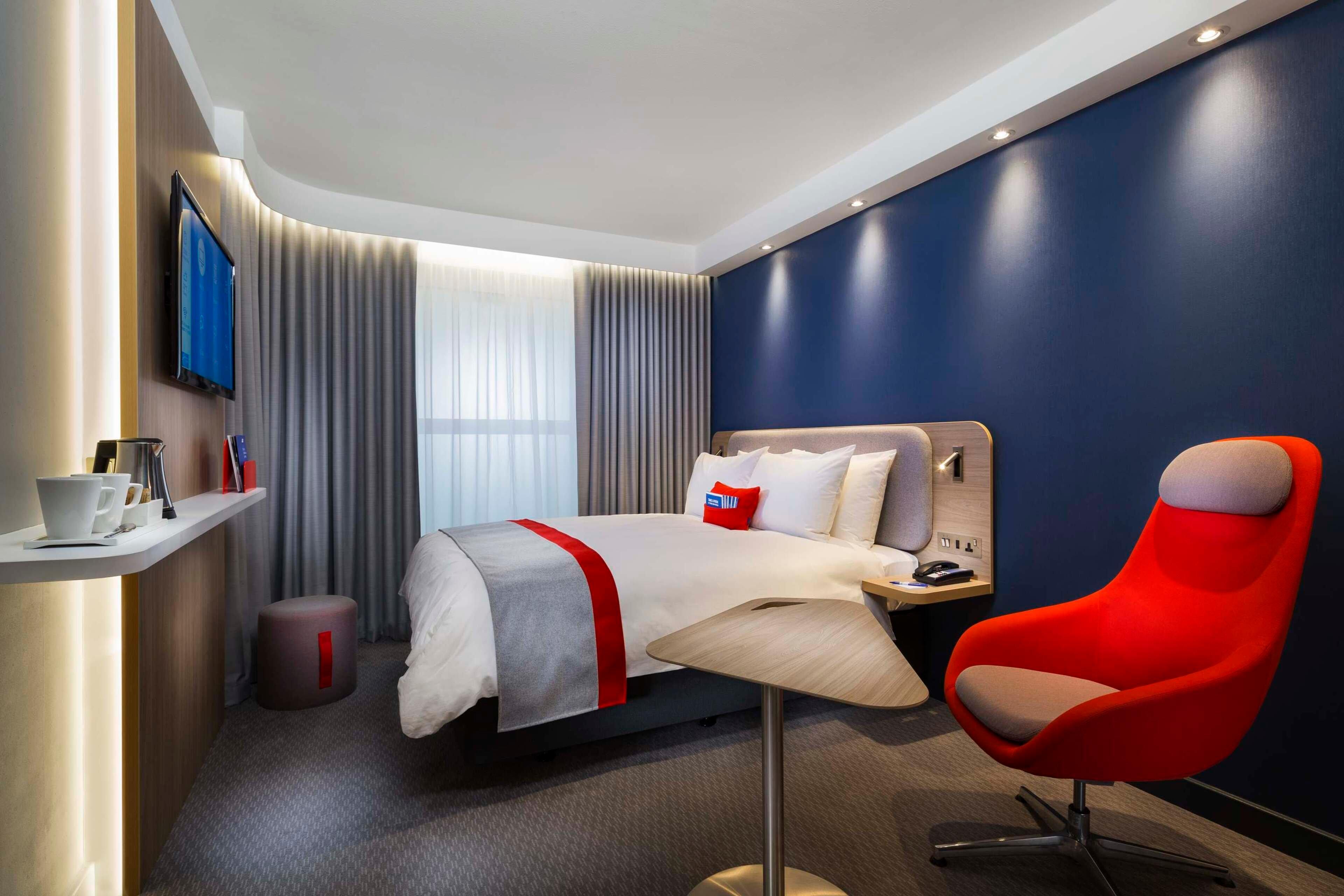 Holiday Inn Express Belfast City By Ihg Bagian luar foto