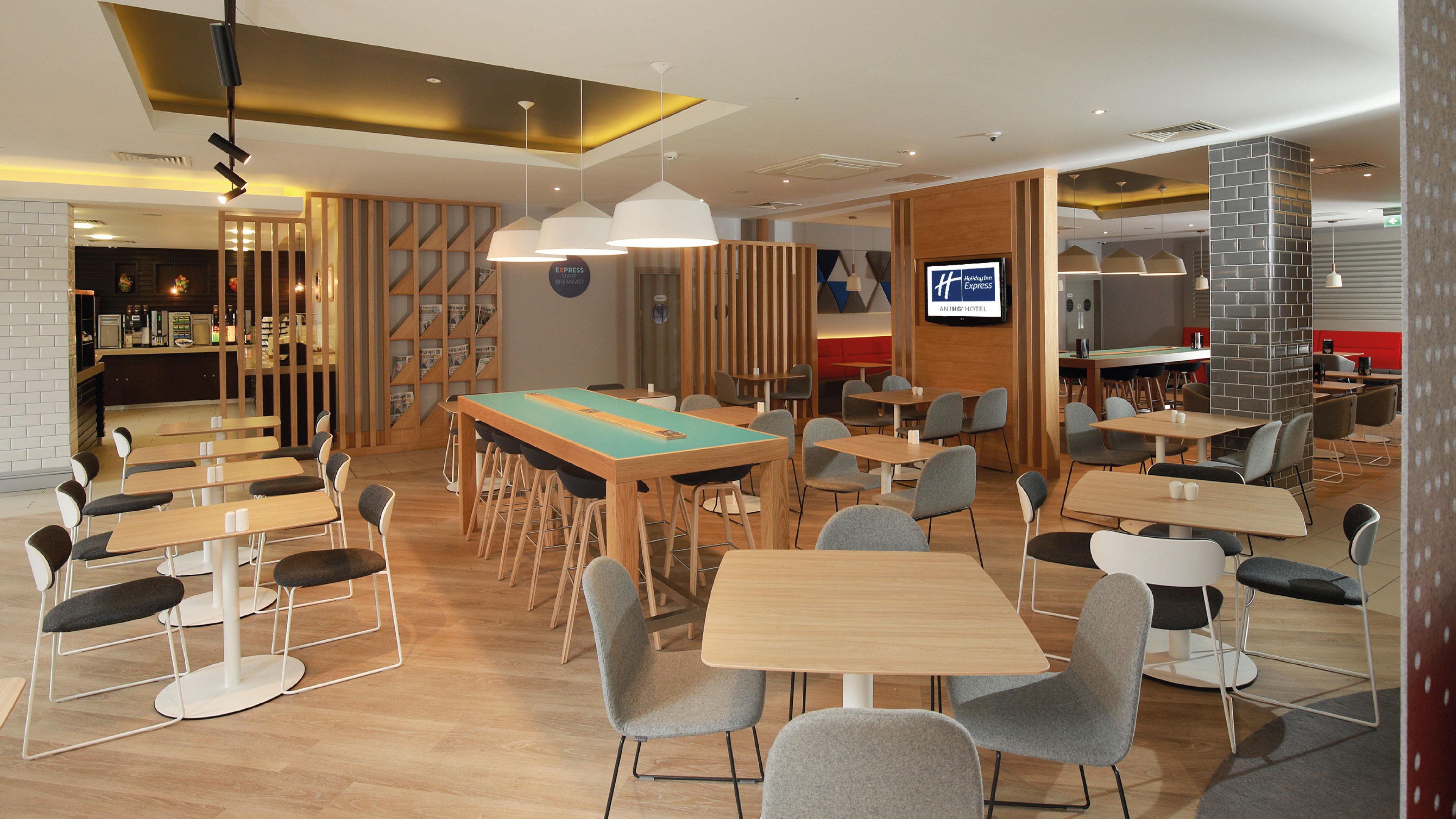 Holiday Inn Express Belfast City By Ihg Bagian luar foto