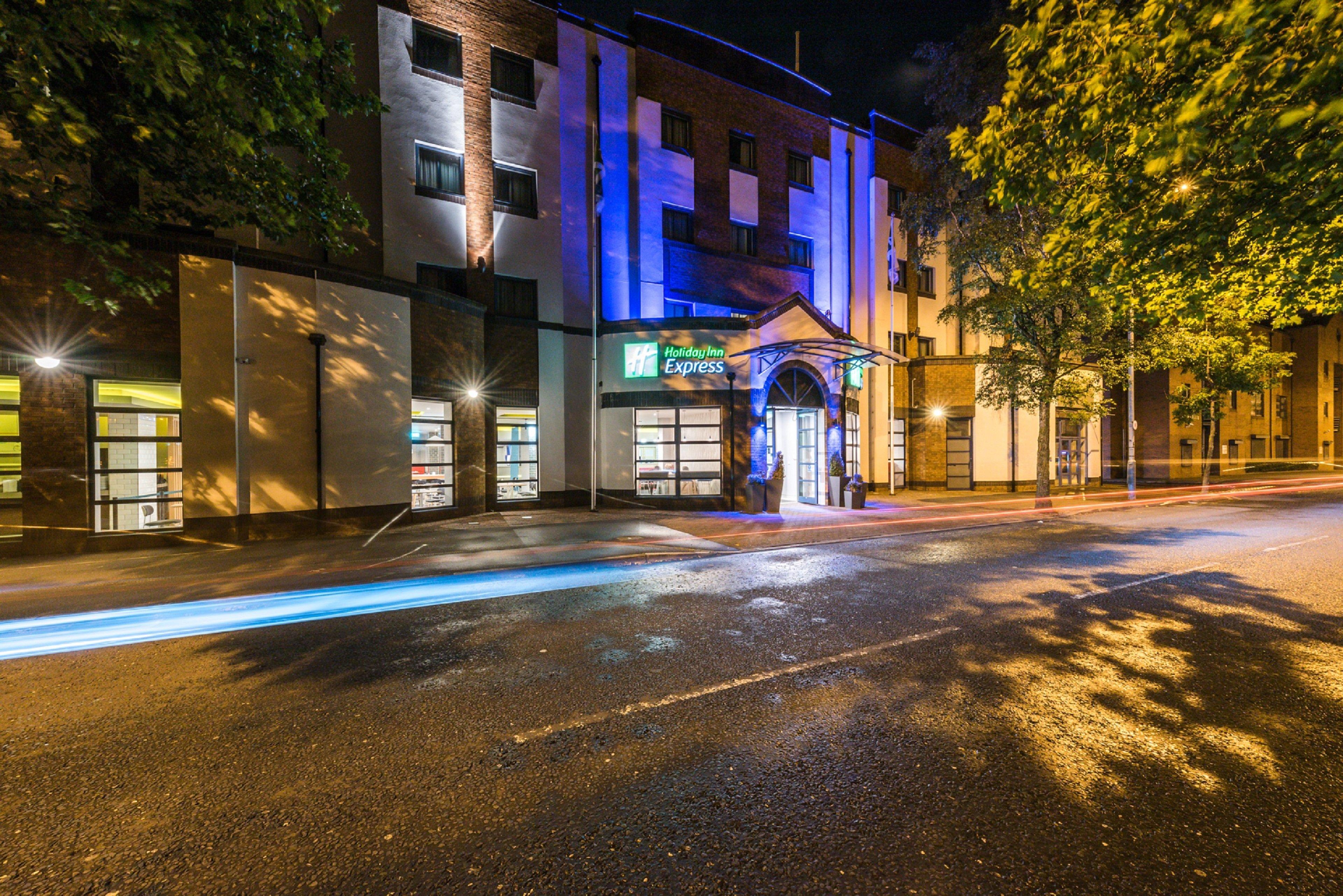 Holiday Inn Express Belfast City By Ihg Bagian luar foto
