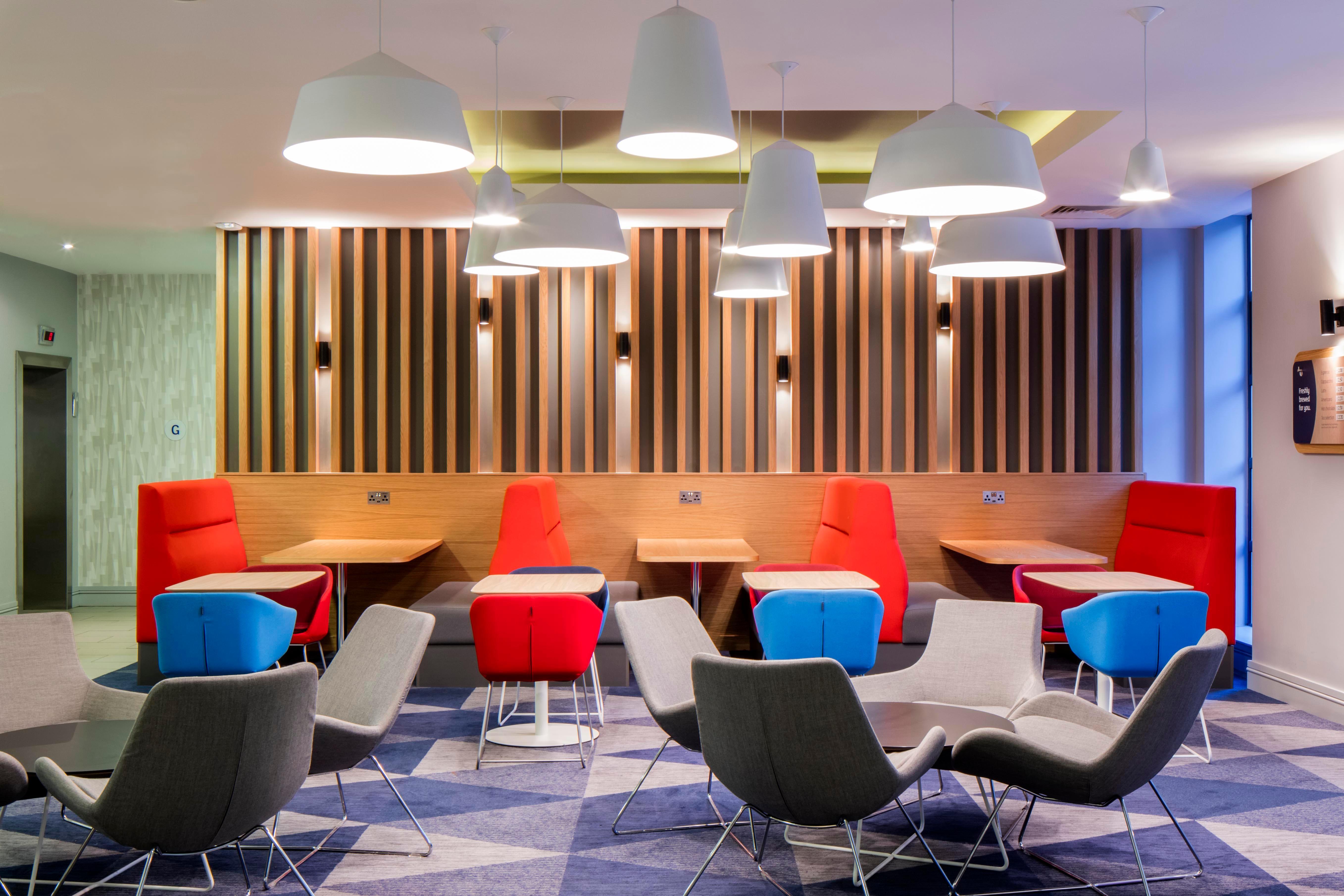 Holiday Inn Express Belfast City By Ihg Bagian luar foto