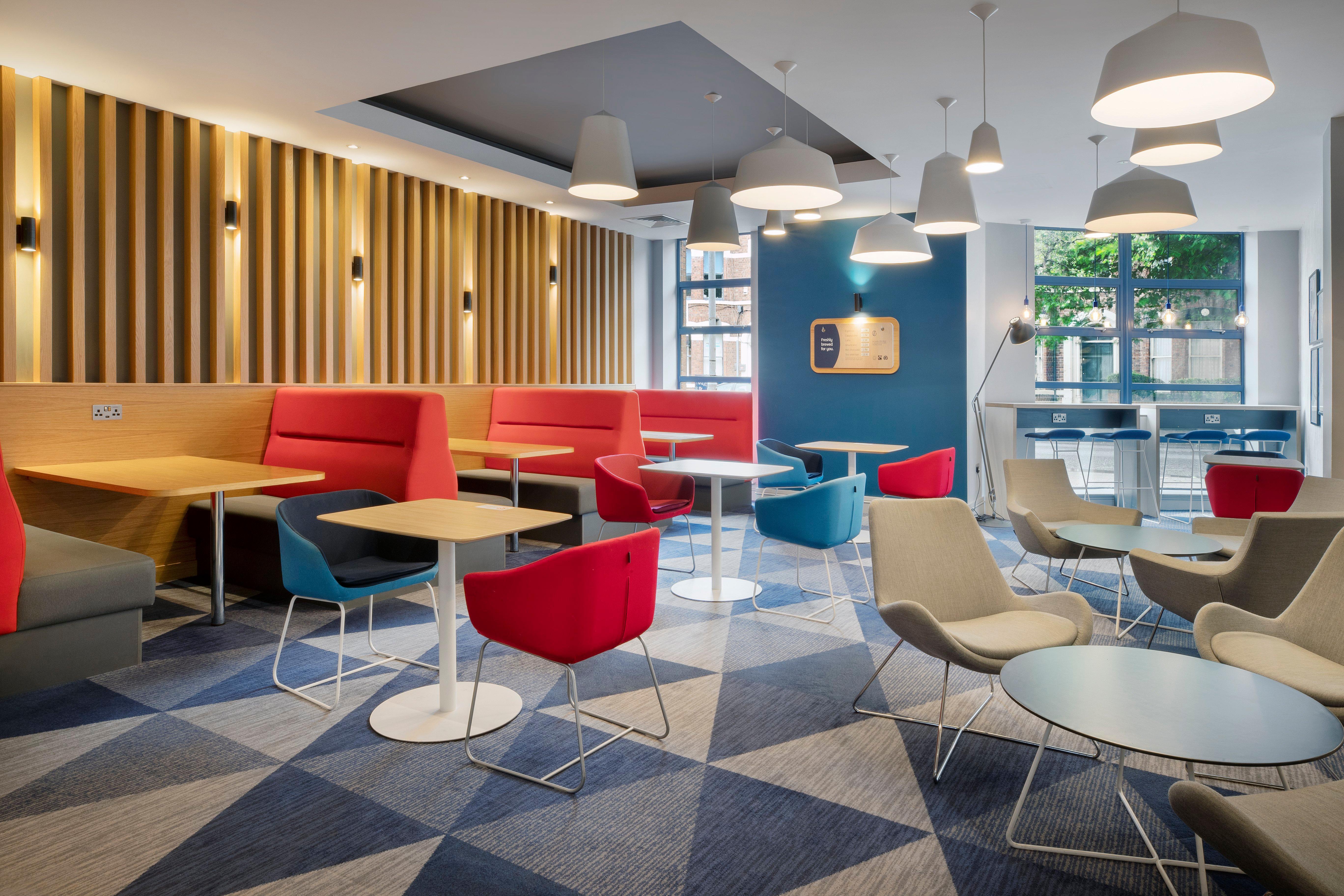 Holiday Inn Express Belfast City By Ihg Bagian luar foto