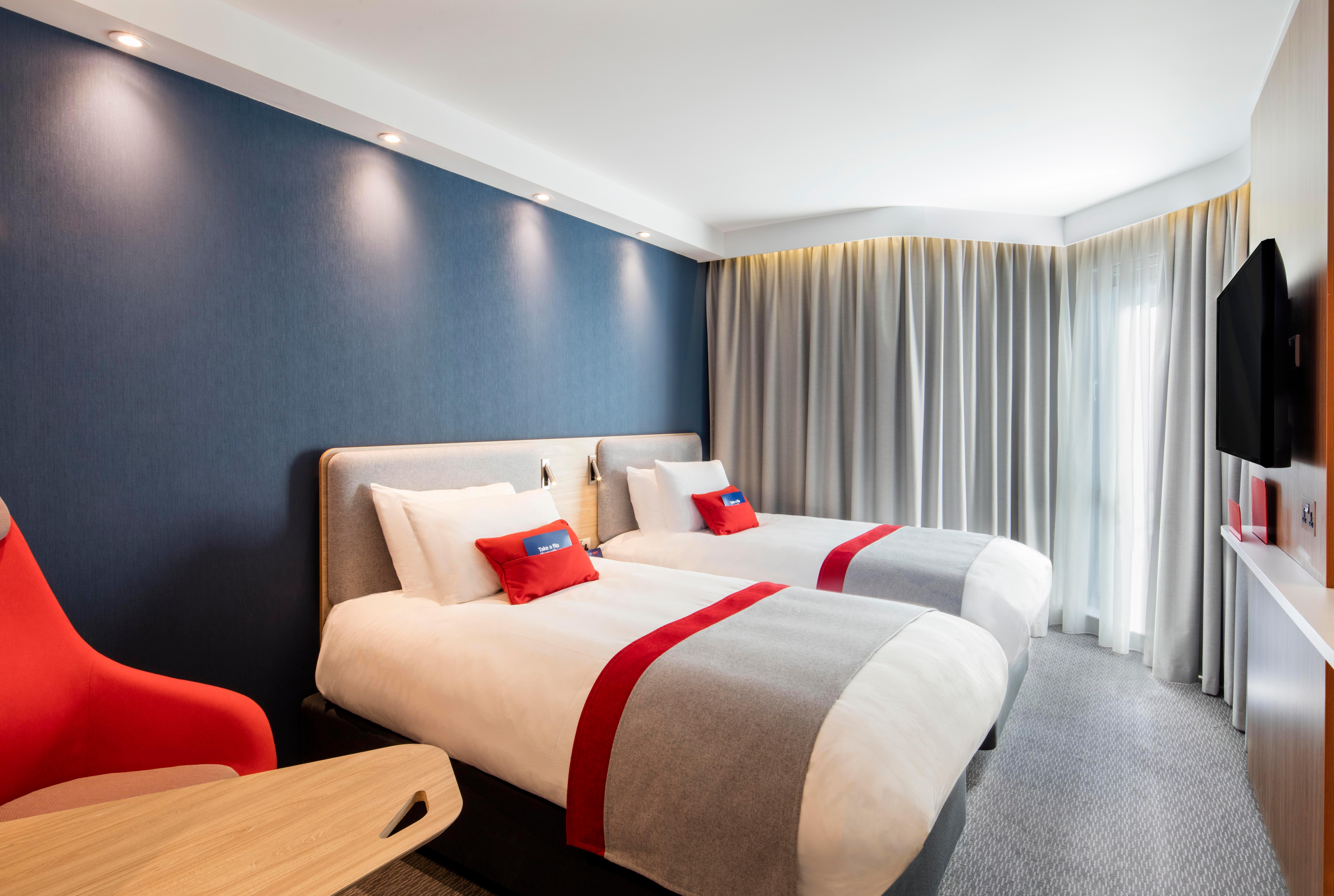 Holiday Inn Express Belfast City By Ihg Bagian luar foto