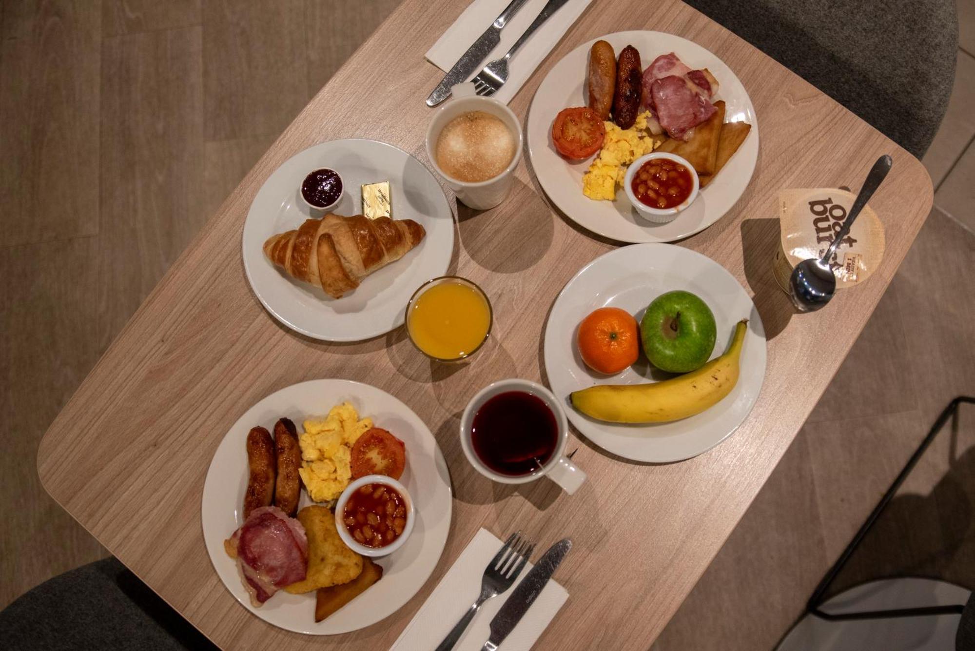 Holiday Inn Express Belfast City By Ihg Bagian luar foto